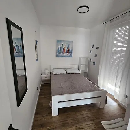 Asi Apartment *