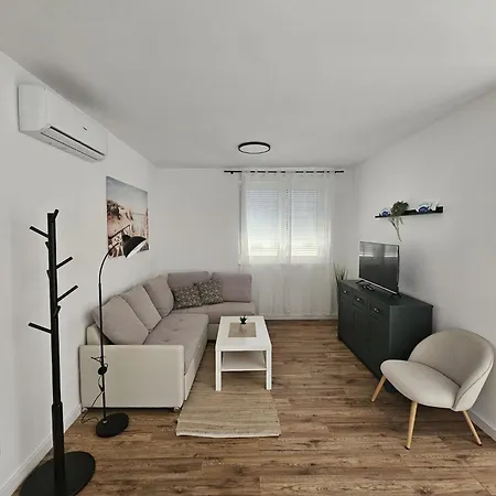 Apartment Asi *